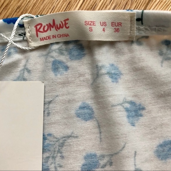 NWT CROP WHITE &  BLUE FLORAL TOP - Picture 5 of 10